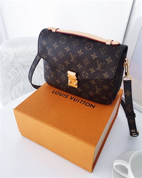 louis vuitton pochette toilette|louis vuitton pochette metis.